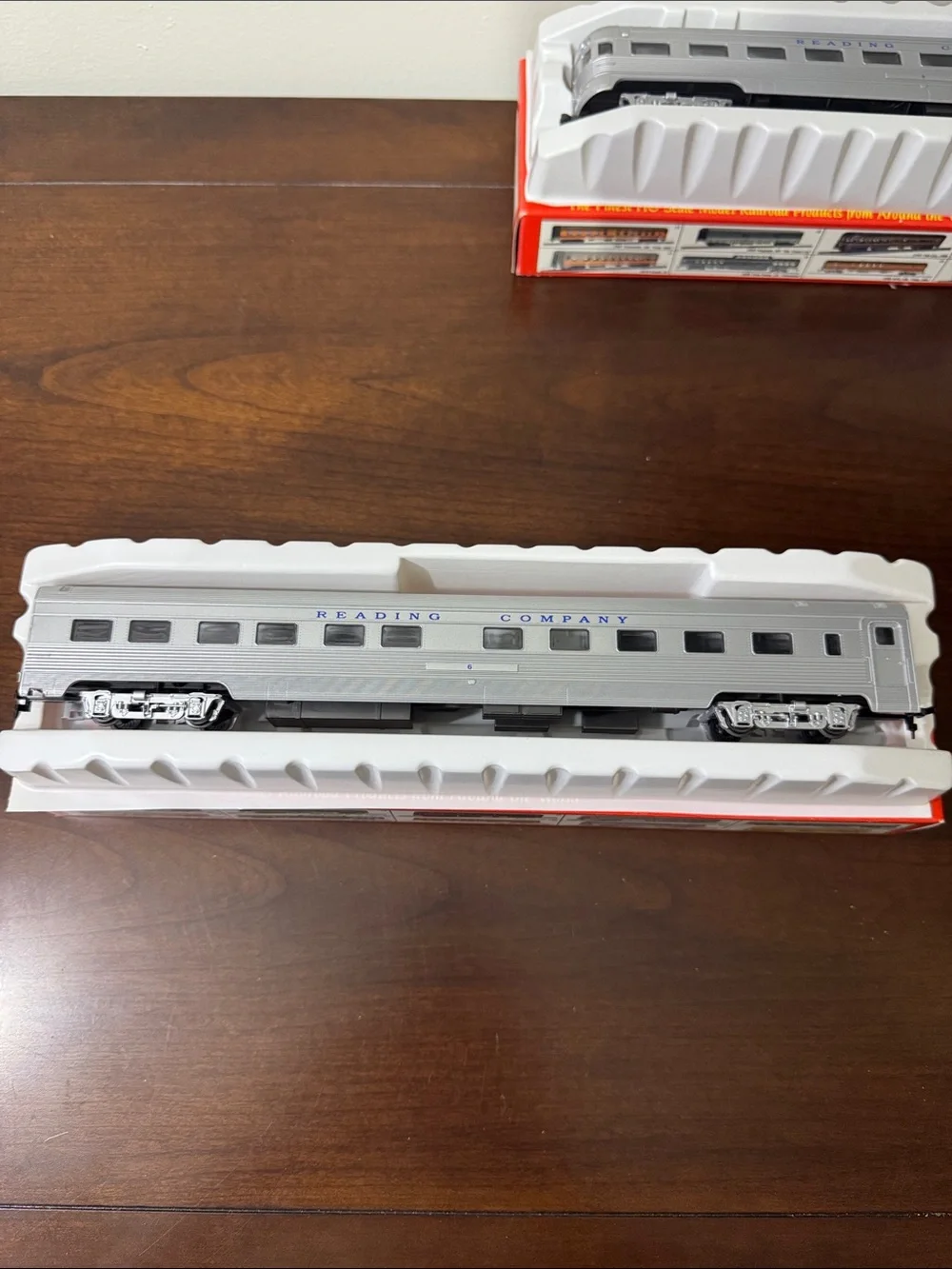 IHC Reading Company 1930’s HO Scale 7 Piece Passenger Car Set (New)
